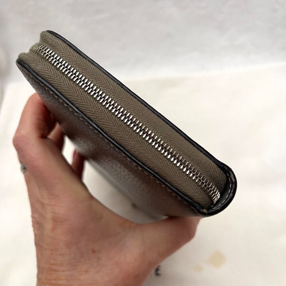 Celine zip around Continental wallet - Picture 10 of 13